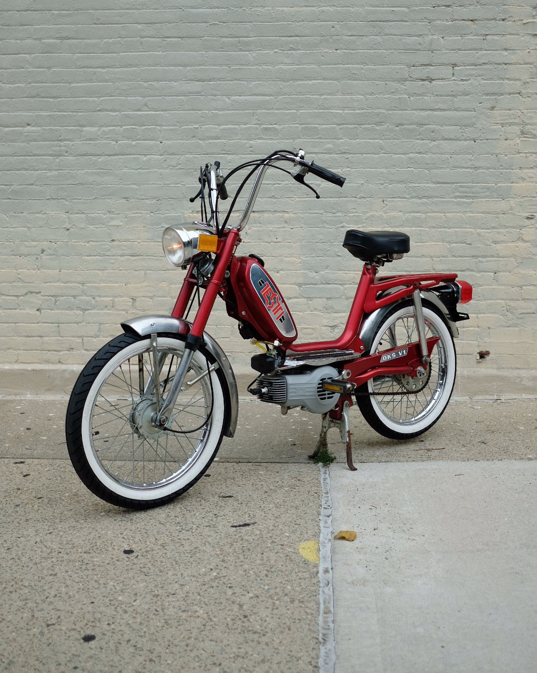 Testi OKS Minarelli V1 Moped - Candy Red