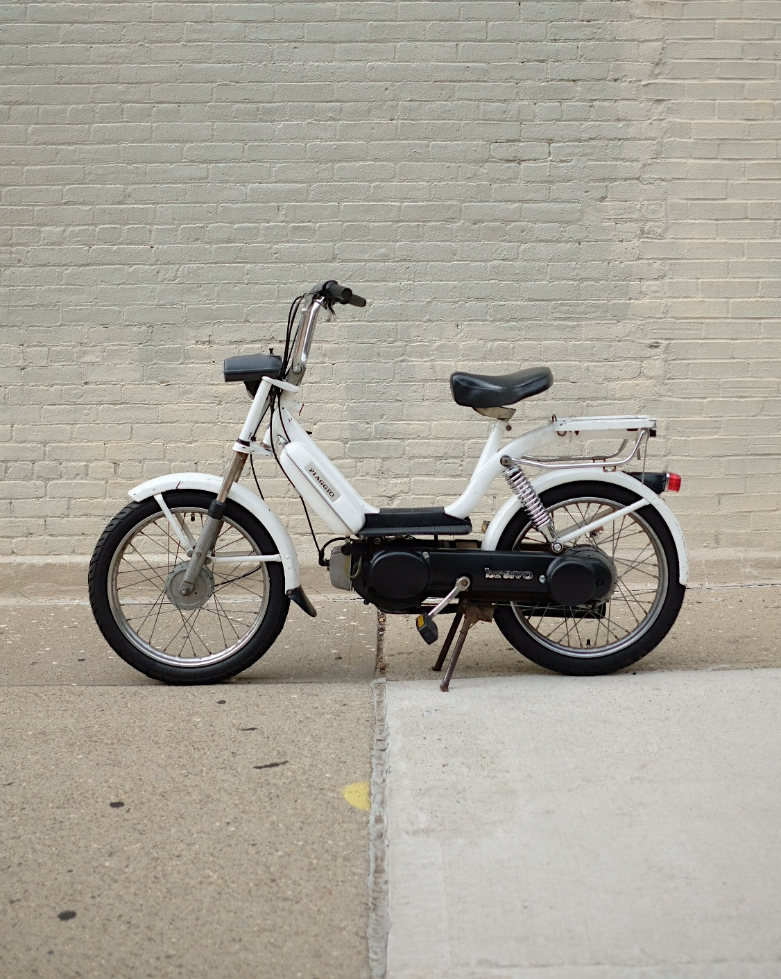 Vespa Piaggio Bravo - White - 1978